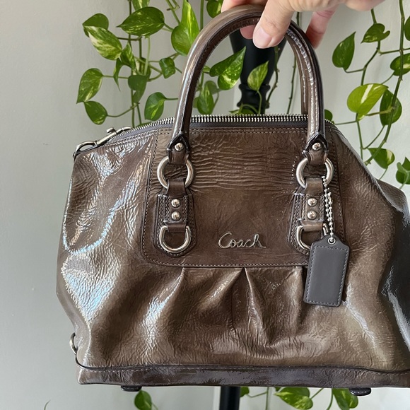 Coach purse Green Olive color - Picture 6 of 10